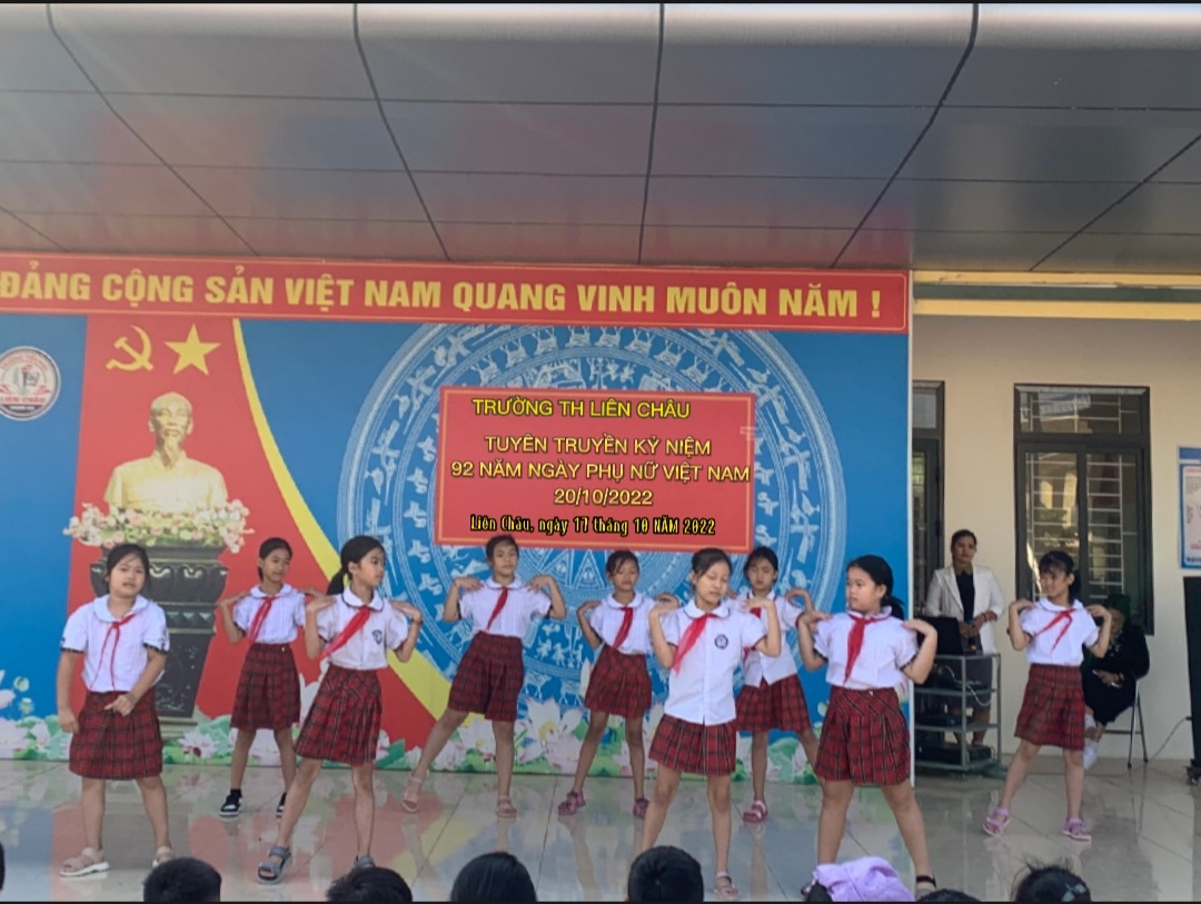 Tuyên truyền kỷ niệm 92 năm ngày Phụ nữ Việt Nam