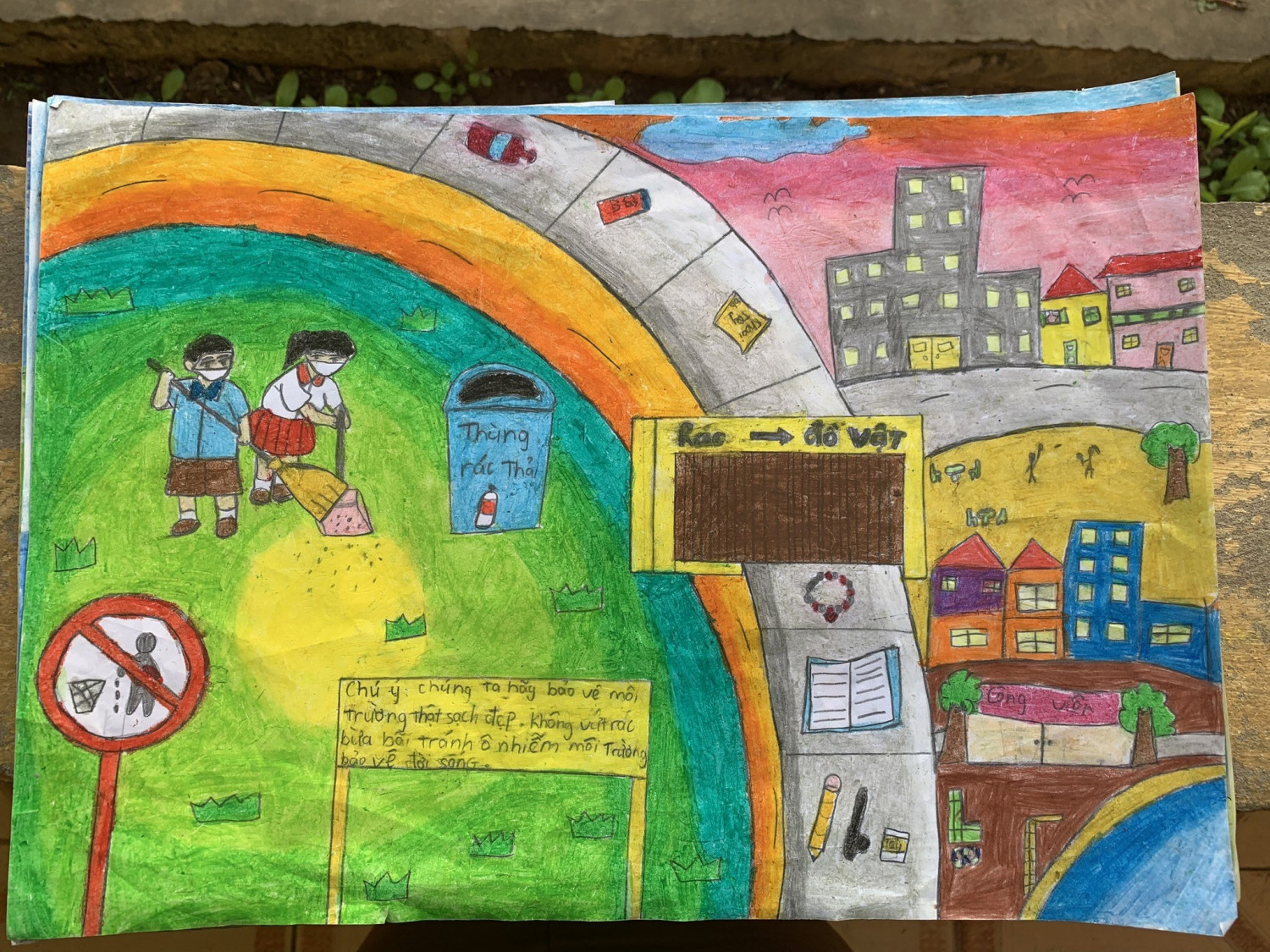Những bức tranh vẽ của học sinh về cuộc thi vẽ tranh "Ý tưởng trẻ thơ"