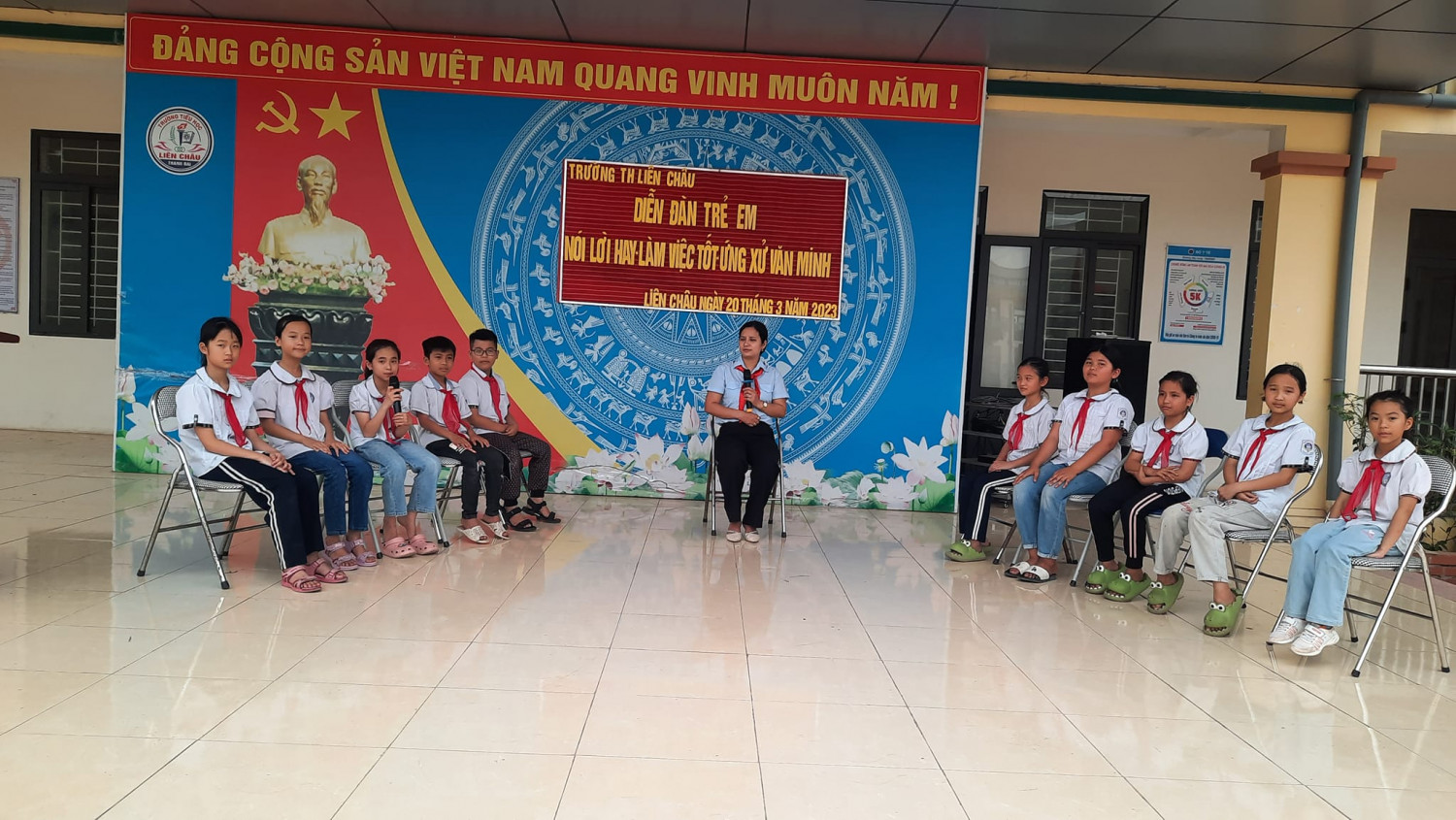 Diễn đàn trẻ em với chủ đề: "Nói lời hay - Làm việc tốt - Ứng xử Văn minh" tại trường Tiểu học Liên Châu.