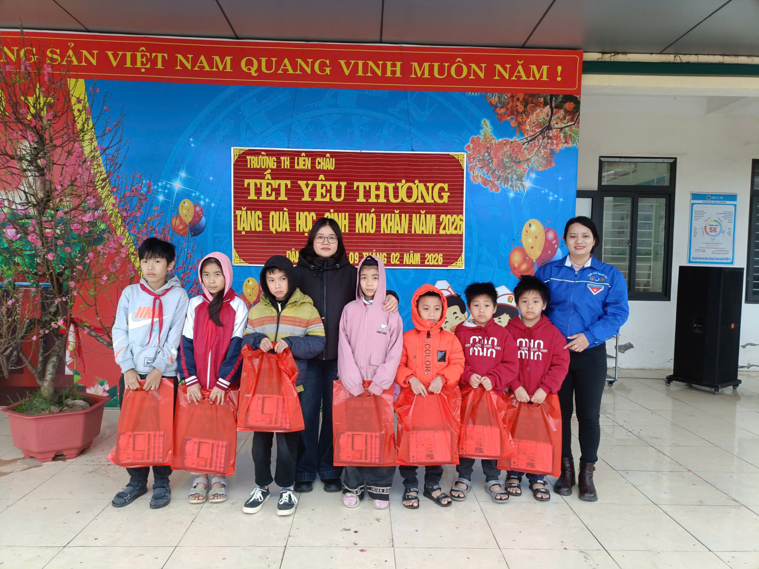 TẾT YÊU THƯƠNG