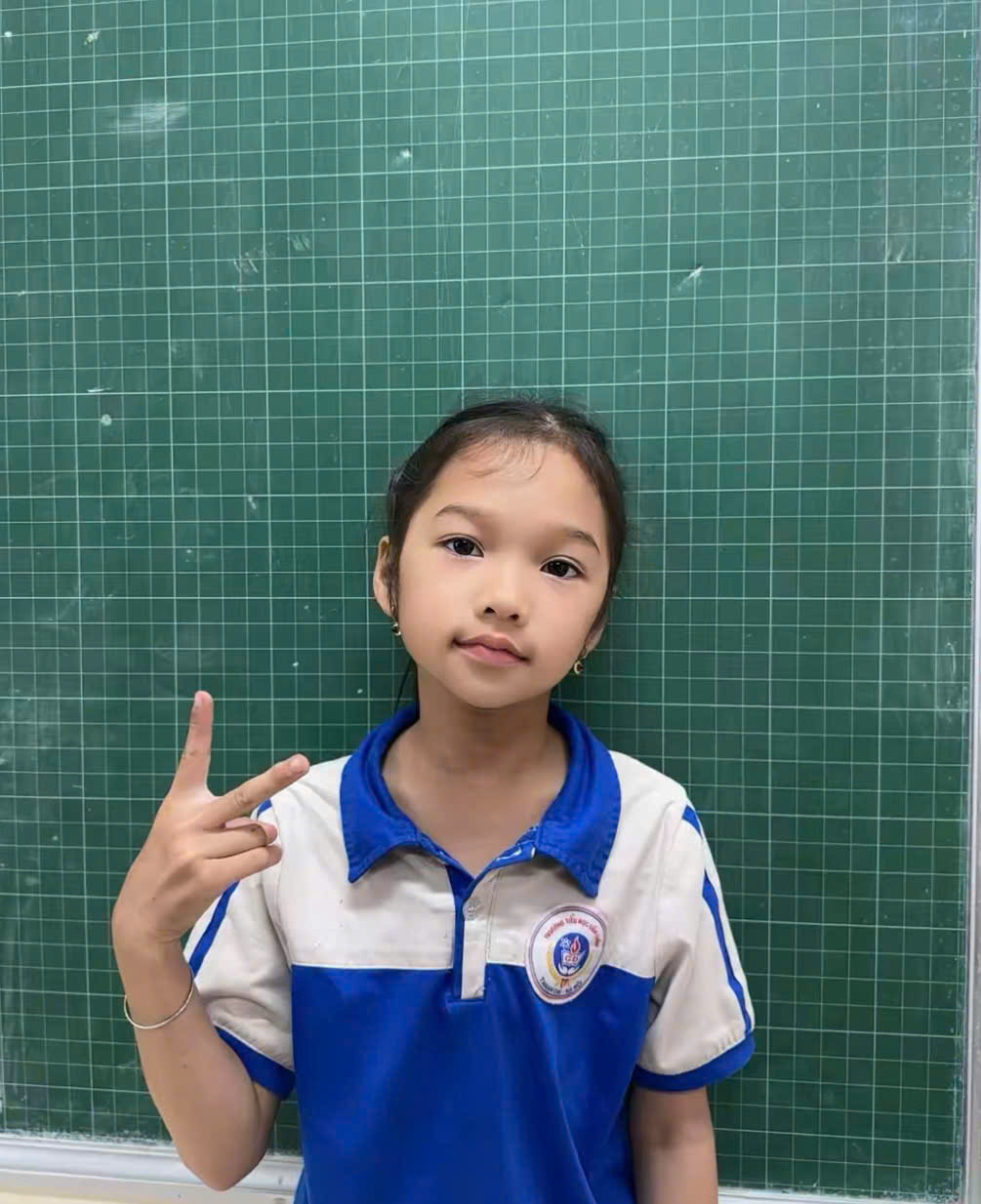 Nguyễn Cẩm Uyên lớp 2A giải nhất khối 2