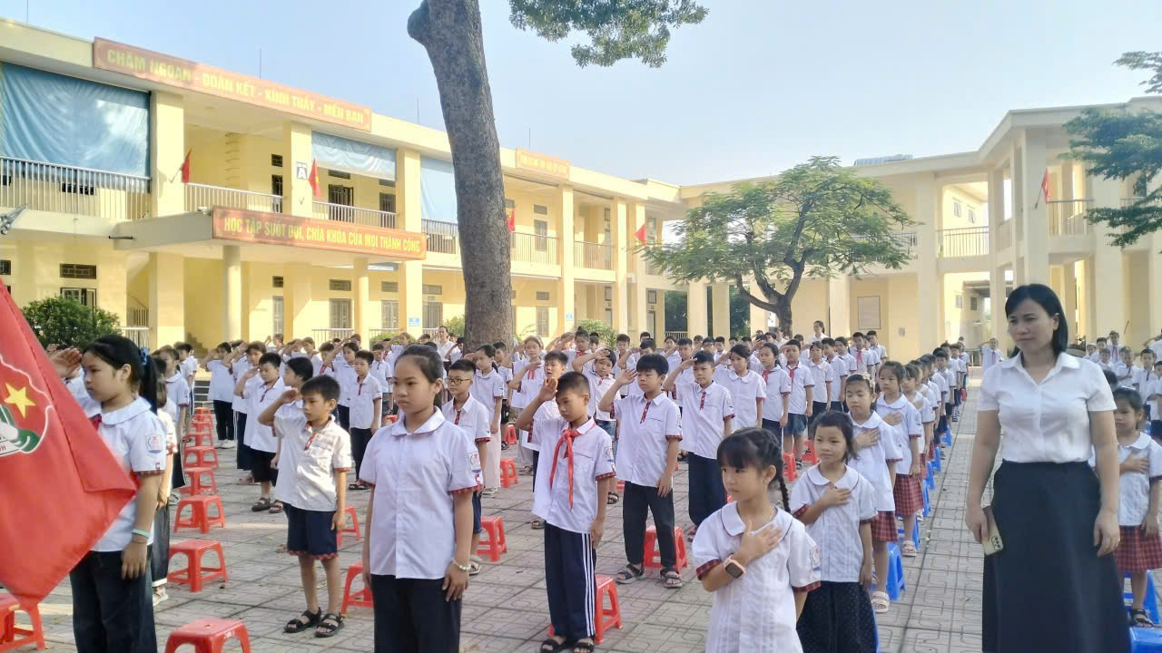 TRƯỜNG TIỂU HỌC LIÊN CHÂU TỔ CHỨC BUỔI TUYÊN TRUYỀN KỸ NĂNG PHÒNG CHÁY CHỮA CHÁY (PCCC) CHO HỌC SINH